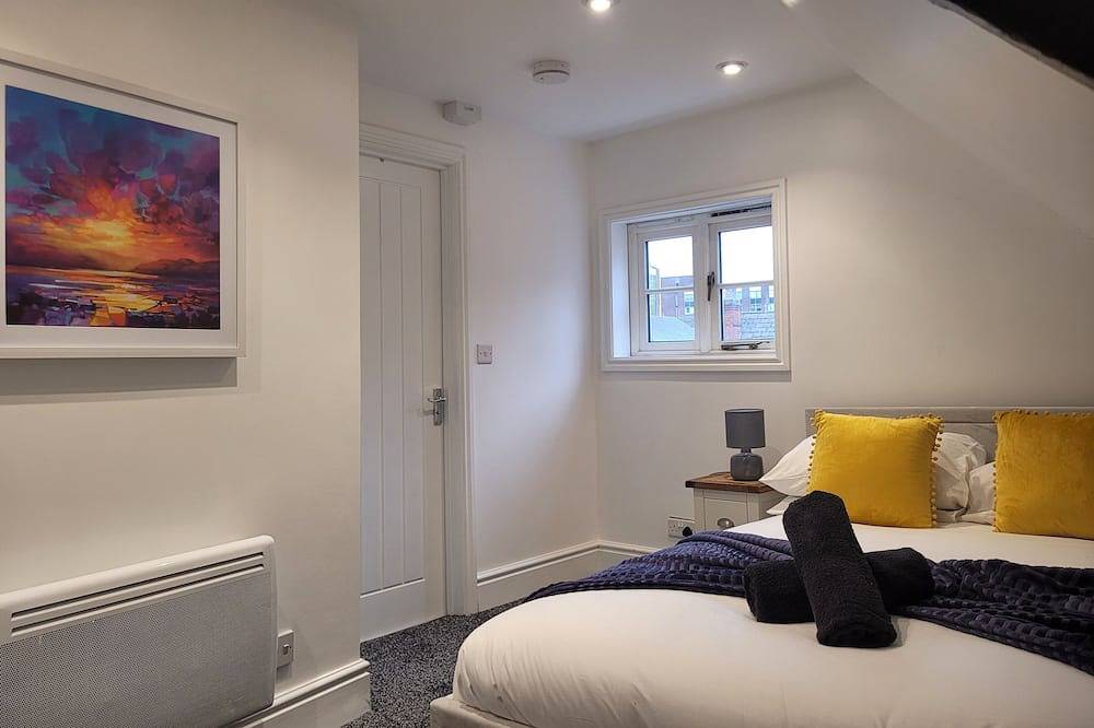 Ganze Wohnung, Wallgate Apartment B- A cosy Grade Ii listed apartment with Roman wall in garden in Colchester, Essex