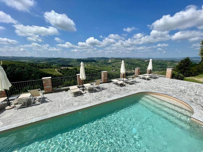 Rustico per 3 persone, con Terrazza e Giardino nonché Piscina e Panorama in Monferrato