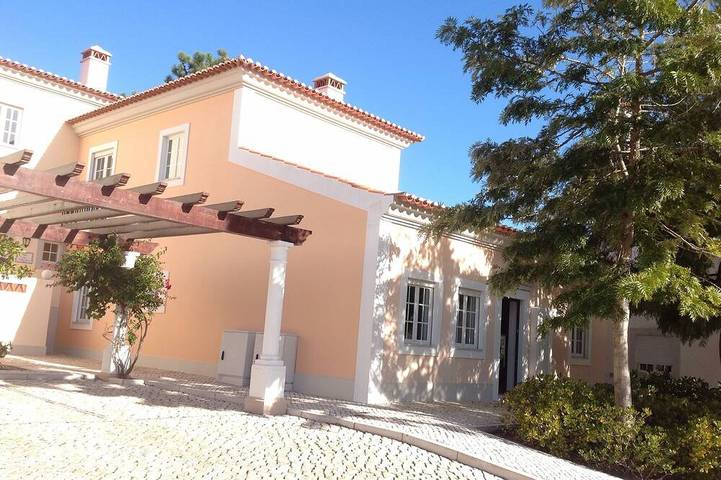 Casa de férias para 6 pessoas, com jardim e piscina, com animais de estimação em Amoreira
