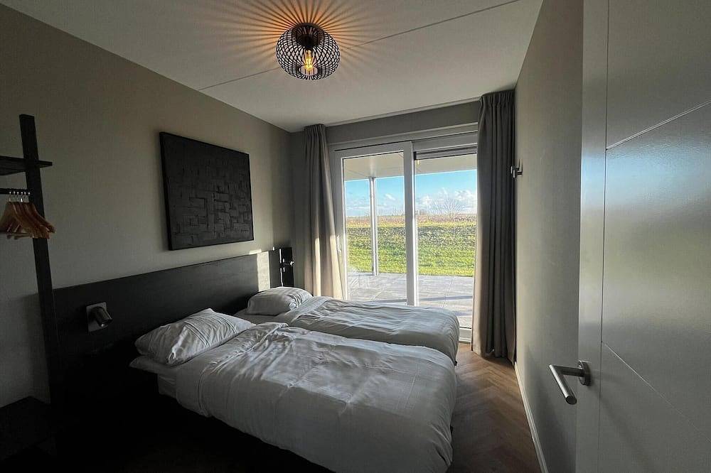 8-people flat with 4 bedrooms and 2 bathrooms in Kampen, Veluwemeer