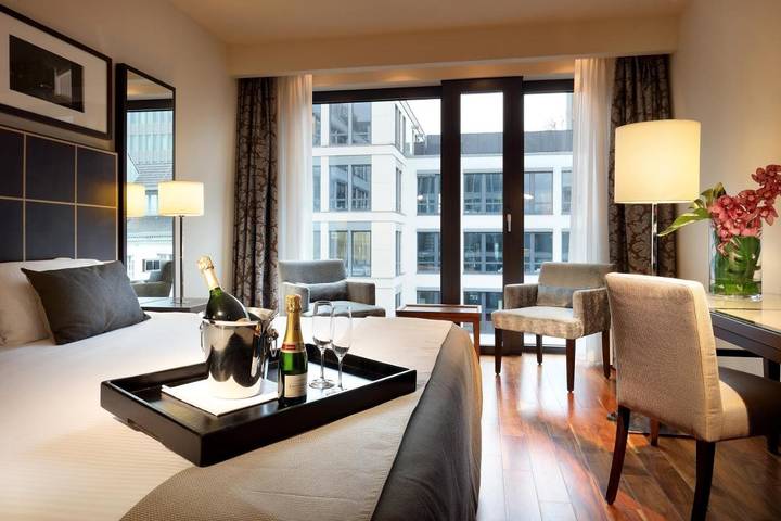 Hotel für 2 Personen, mit Pool und Sauna sowie Ausblick am Brandenburger Tor