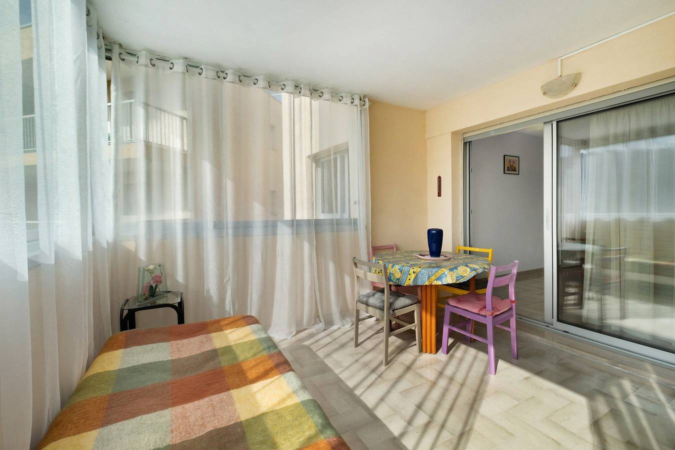Estudio entero, Estudio «Jardins De Minelle» con piscina compartida, terraza privada y Wi-Fi in Mandelieu-la-Napoule, Costa mediterránea (Francia)
