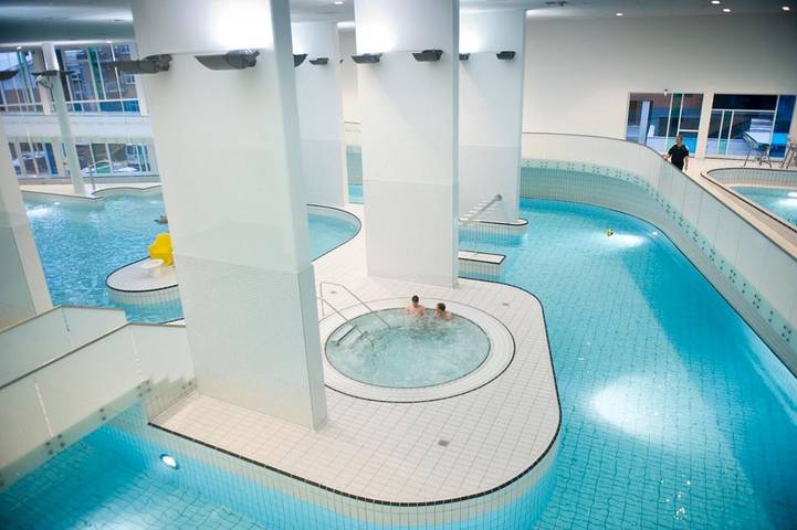 Hotel für 4 Personen, mit Terrasse und Whirlpool sowie Pool und Sauna in Herning
