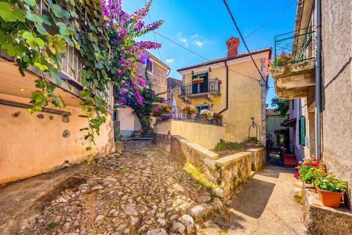 Ferienwohnung für 4 Personen, mit Terrasse und Kinderpool auf Cres