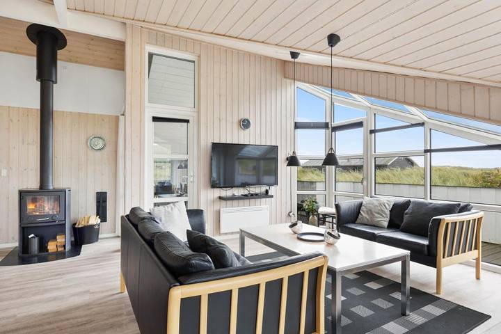 Family-friendly holiday home for 8 people near the beach in Hvide Sande, Holmsland Klit