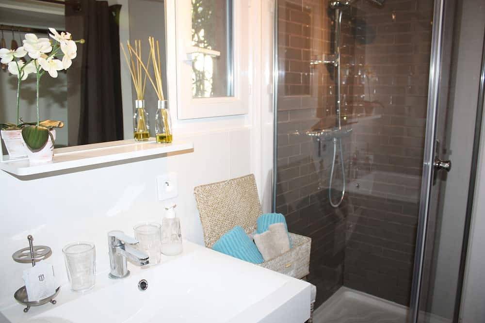 Appartement entier, Studio avec terrasse-gemenos en provence in Gémenos, Côte méditerranéenne (France)
