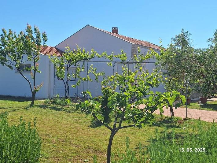Ferienhaus für 6 Personen, mit Garten und Ausblick