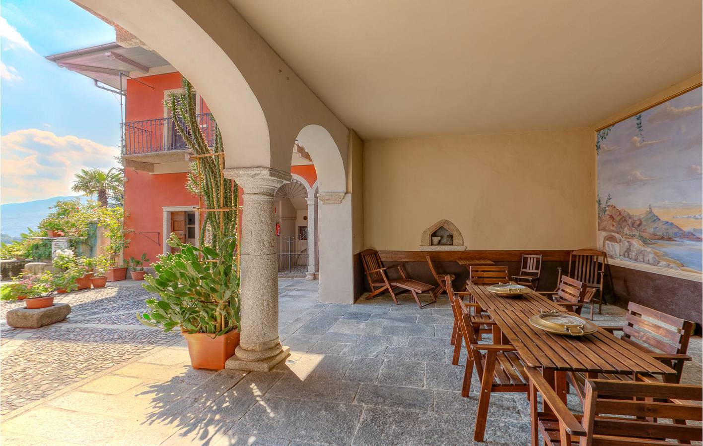 Ganze Ferienwohnung, Wohnung mit Außenpool in der Nähe des Lago d'Orta in Carcegna, Miasino Gemeinde