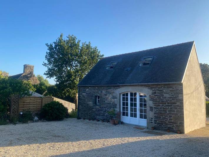 Location de vacances pour 6 personnes, avec Terrasse ainsi que Jardin et Sauna à Peumerit
