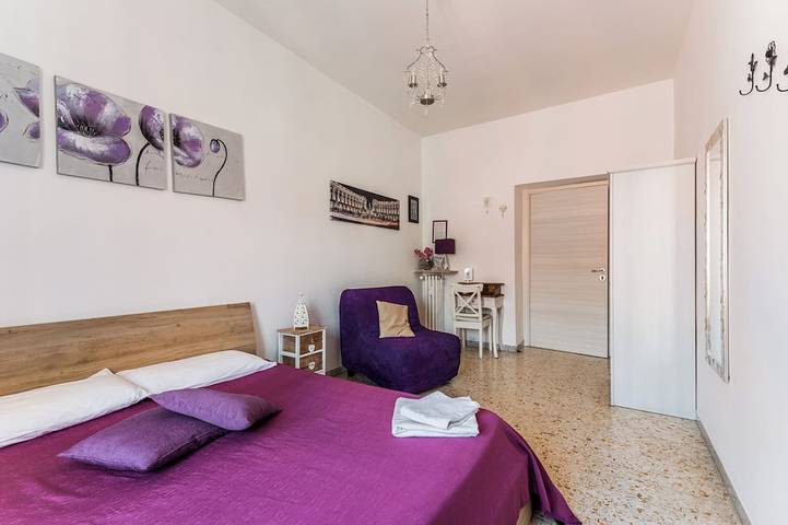 Entire apartment, Large apartment with Wi-Fi and terrace in Rome, Rome Province