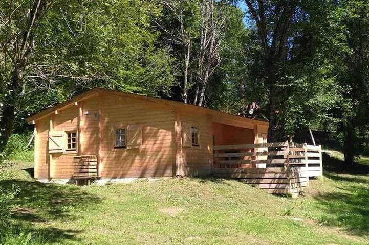 Chalet pour 10 personnes, avec terrasse et piscine