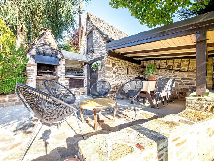 Location de vacances pour 6 personnes, avec balcon et piscine, adapté aux familles à Altillac - 2