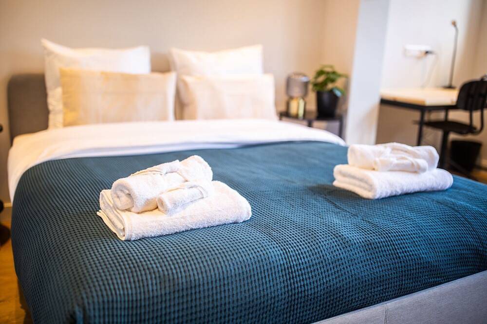 Ganze Wohnung, Riverside 2Bdr Apartment  Vpd in Rotterdam, Südholland