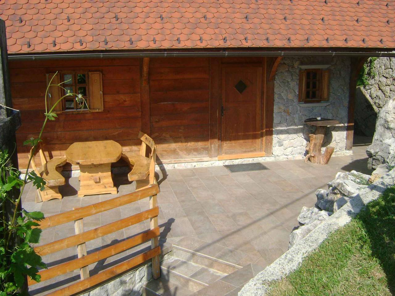 Ferienhaus am Weinberg, rustikal, mit Kamin in Neustadtl, Slowenien