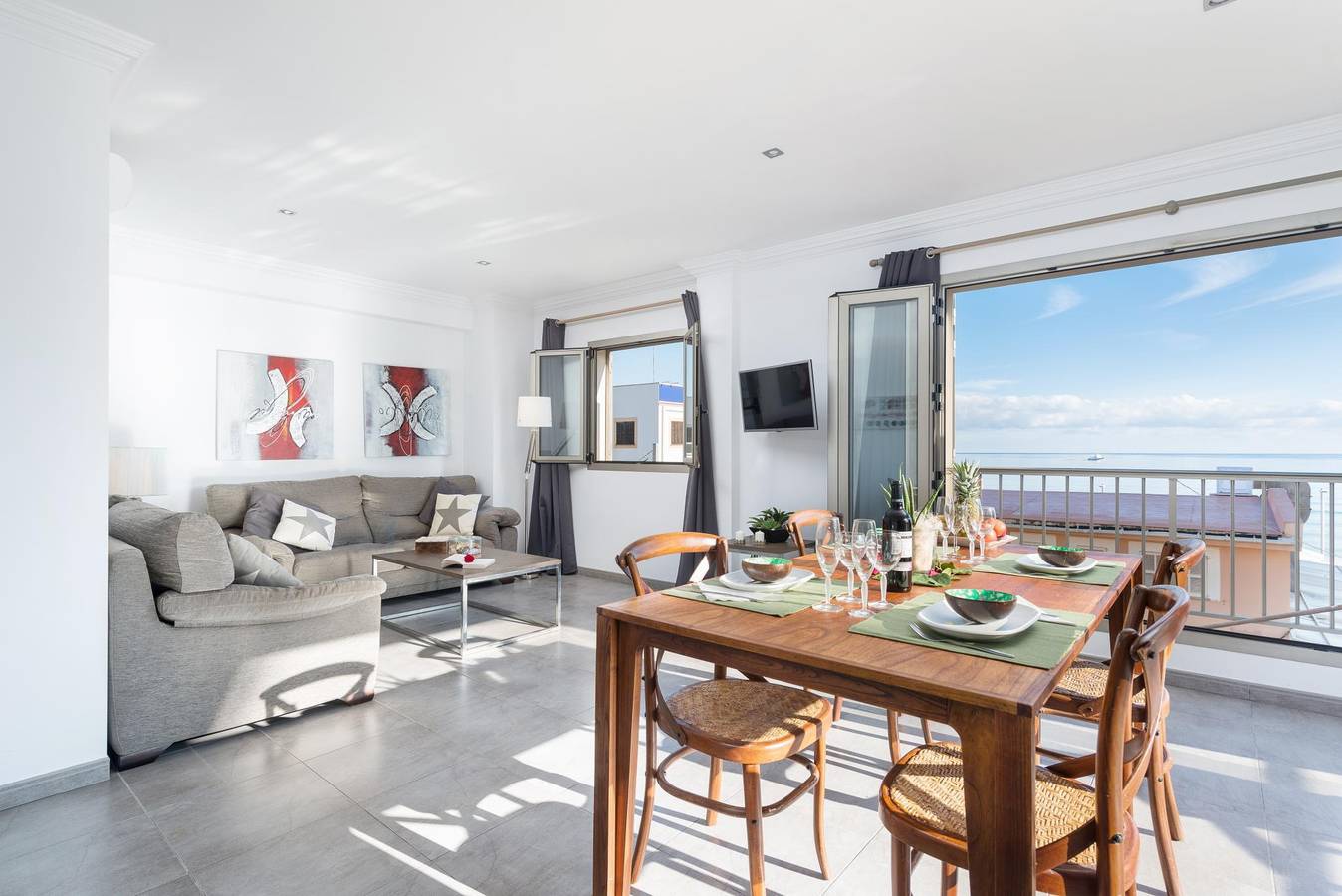 Hel ferieleilighet, Castello Platja - Beautiful apartment with sea views and only 100 metres away from the beach in Can Picafort. Free Wifi in Can Picafort, Santa Margalida