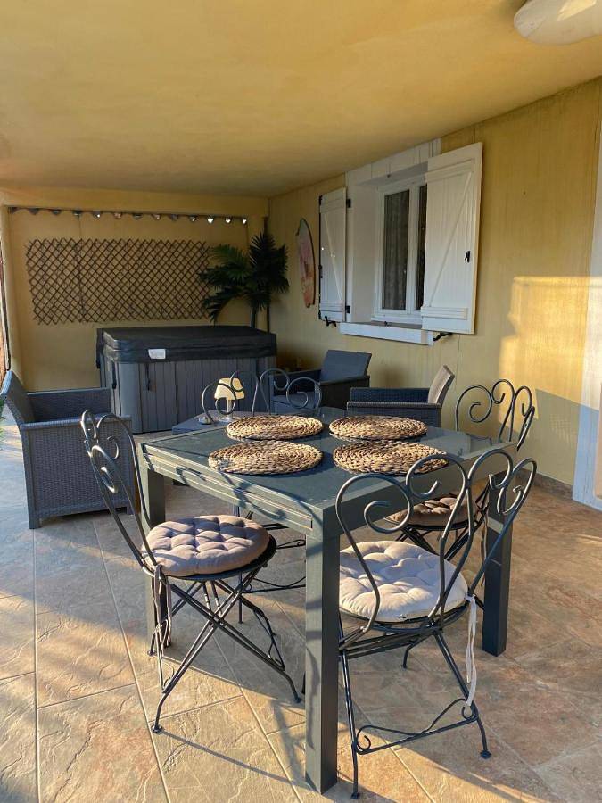 Appartement entier, Agréable rez de jardin avec Piscine et Jacuzzi in Cervione, Arrondissement de Corte