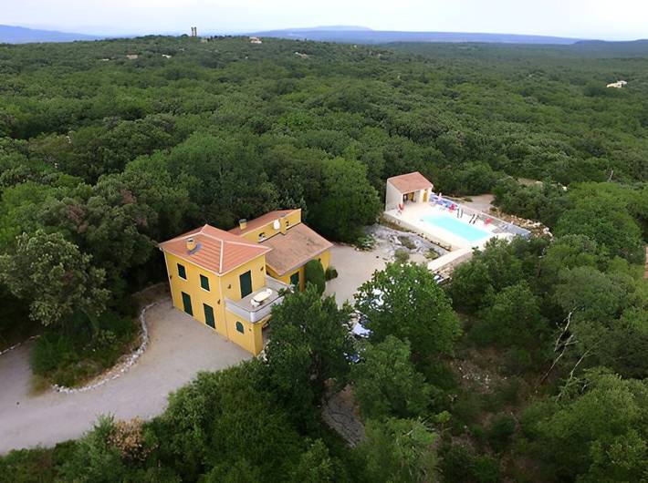 Location de vacances pour 8 personnes, avec piscine ainsi que jardin et balcon à Méjannes-le-Clap - 2