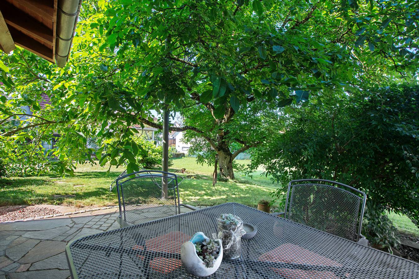 Ganze Wohnung, Ferienwohnung 'Nussbäumle' mit Privatterrasse, Gemeinschaftsgarten und Wi-Fi in Rheinfelden (Baden), Südschwarzwald