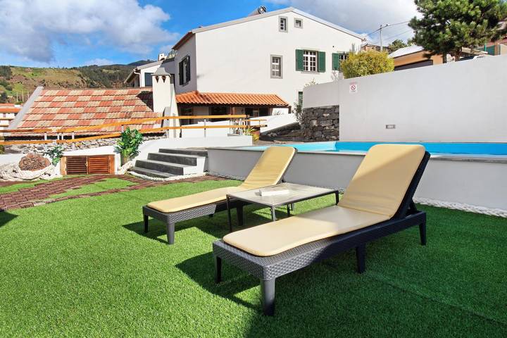 Casa de férias para 4 pessoas, com Varanda e Jardim em Ponta do Sol