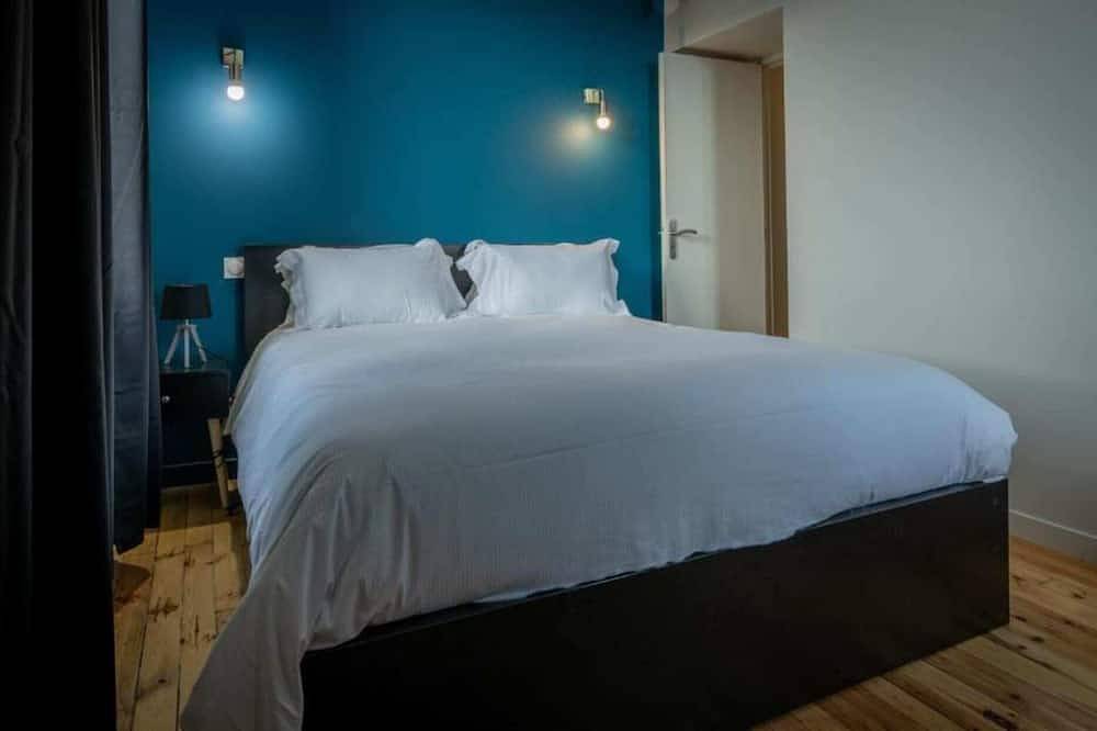 Entire apartment, Apartment 4 persons air-conditioned 1 bedroom + sofa bed Puy de Cômes 203 in Châtel-Guyon, Riom region