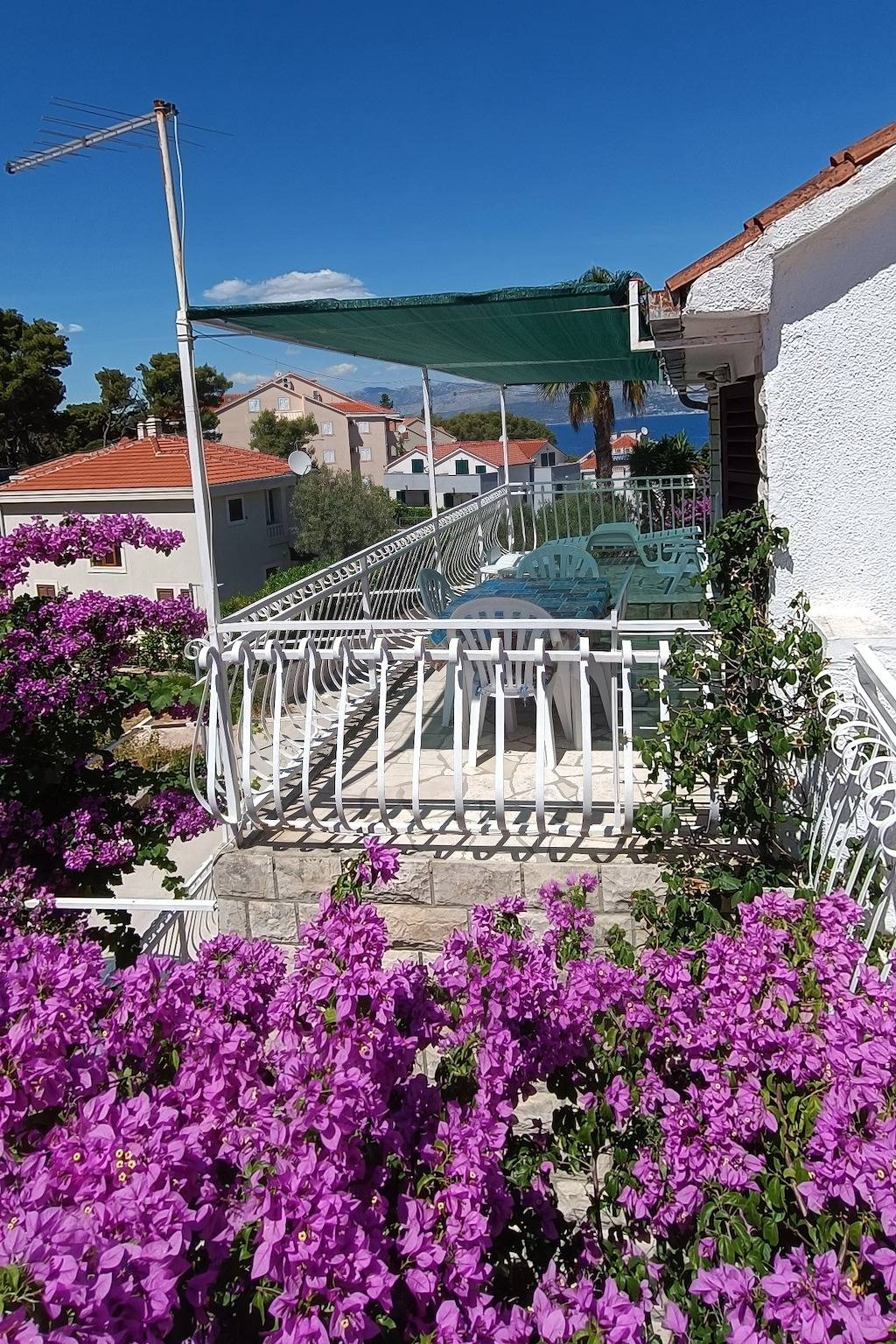 Entire apartment, Two bedroom apartment with terrace and sea view Sutivan, Brač A-21426-a in Sutivan, Brac