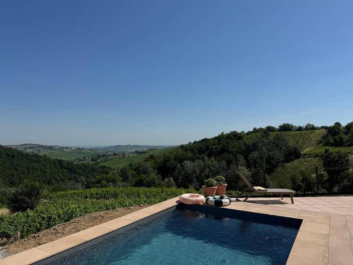 Casa vacanza per 6 persone, con Terrazza e Giardino nonché Piscina e Panorama in Oltrepò Pavese