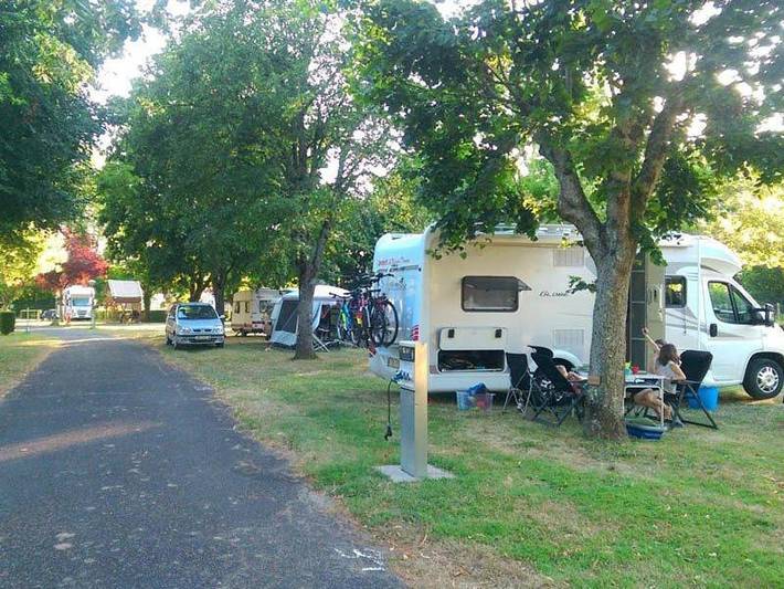 Location de vacances pour 6 personnes, avec piscine et sauna ainsi que jardin et terrasse dans Essarts-en-Bocage - 3