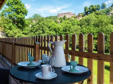 Gîte pour 7 personnes, avec terrasse et jardin à Saint-Privat-d'Allier
