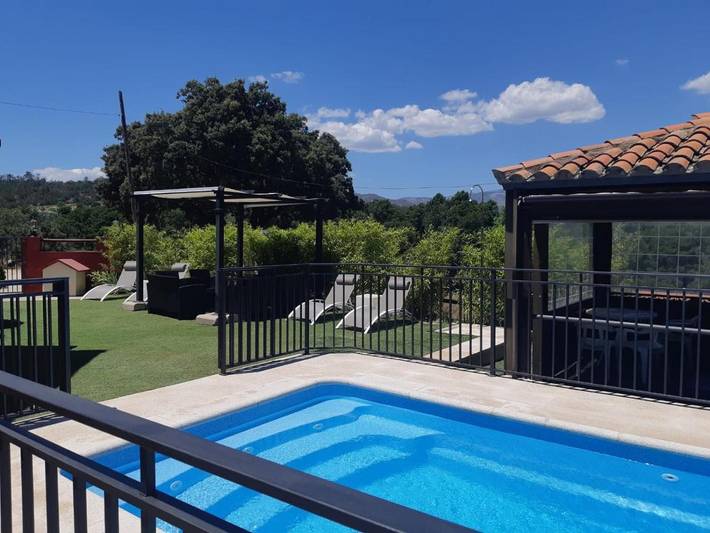 Chalet para 8 personas, con jardín además de vistas y piscina, Se admiten mascotas en Valle del Alberche - 4