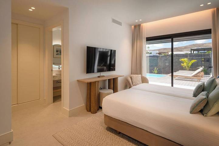 Cristelle by Buenavilla| A 5-bedroom luxury retreat in Puerto Calero in Puerto Calero, Yaiza
