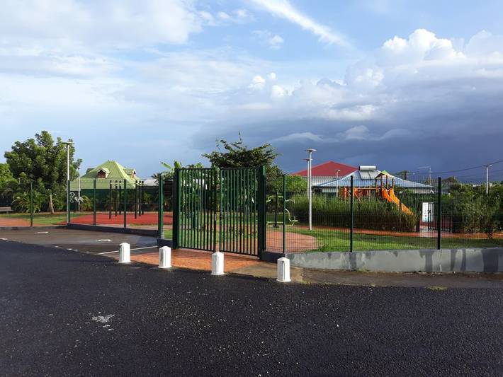 Gîte pour 2 personnes, avec terrasse et piscine à Baie-Mahault - 2