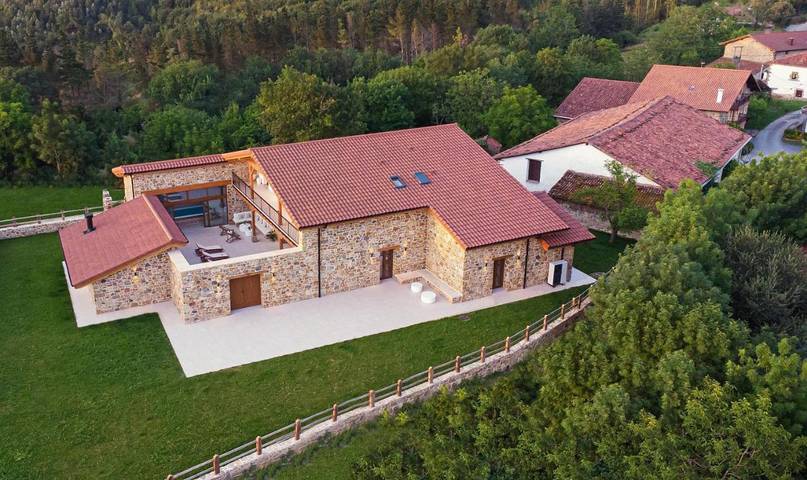 Casa rural para 20 personas, con Balcón y Terraza además de Jacuzzi y Jardín en Reserva de la Biosfera de Urdaibai - 4