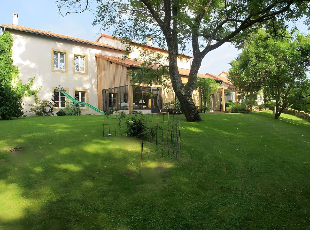 Guest Room “La Campagne – Family Suite” with Shared Terrace & Garden, Wi-Fi in Metz-Campagne