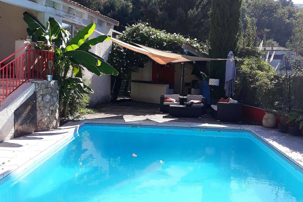 Haus mit Pool im üppigen Grün in Lodève, Lodève und Umgebung