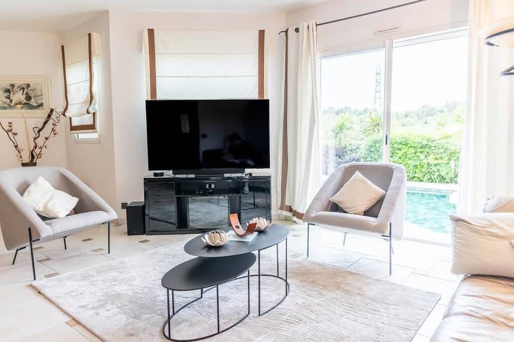 Apartamento entero, Luxury Home -Villa-Pool-Jacuzzi-Family- pool table in Montferrier-sur-Lez, Region de Montpellier