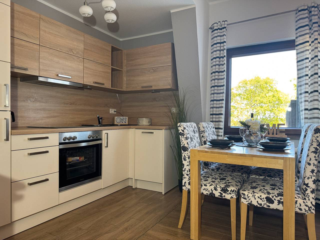 Ganze Wohnung, Apartment 'Fewo Strandmuschel' mit Gemeinschaftsgarten und Wlan in Tossens, Butjadingen