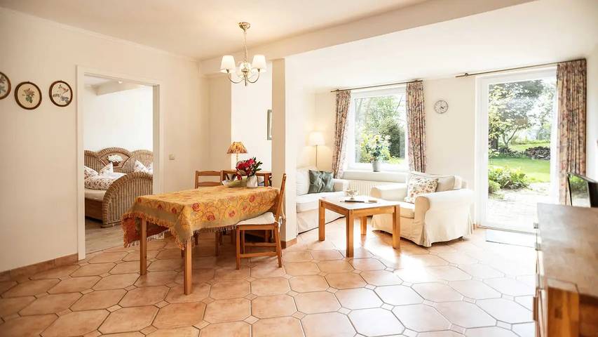 Ferienwohnung für 2 Personen, mit Terrasse und Garten sowie Sauna, mit Haustier - 1