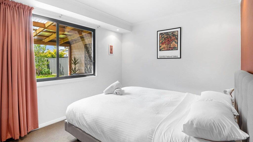 Jillamatong 14 - 3Br House l Pet Friendly l Fenced Backyard l Wifi in Jindabyne, New South Wales