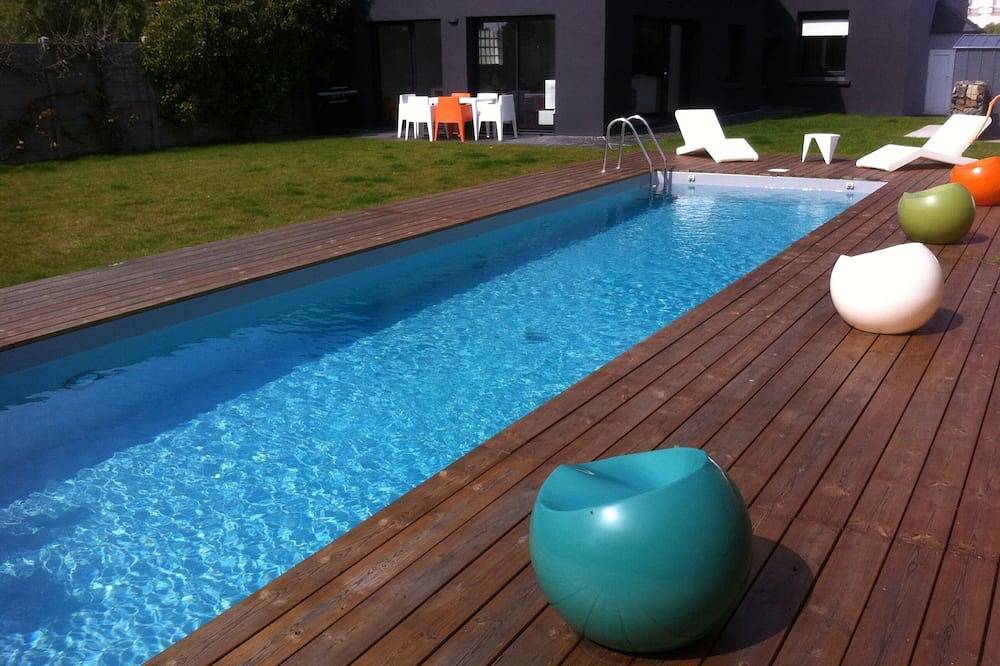 Villa de lujo con piscina / 380m2 / 30m de la playa in Brignogan-Plage, Región de Brest