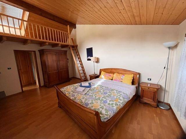 Location de vacances pour 5 personnes, avec vue et jardin à Salvan