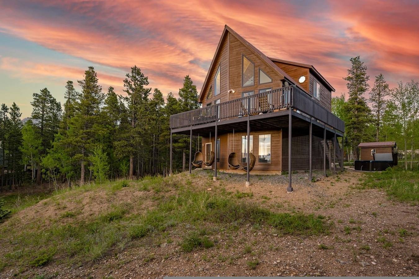 Serene Retreat: Amazing Views Hottub Sauna, Xbox in Arapaho National Forest