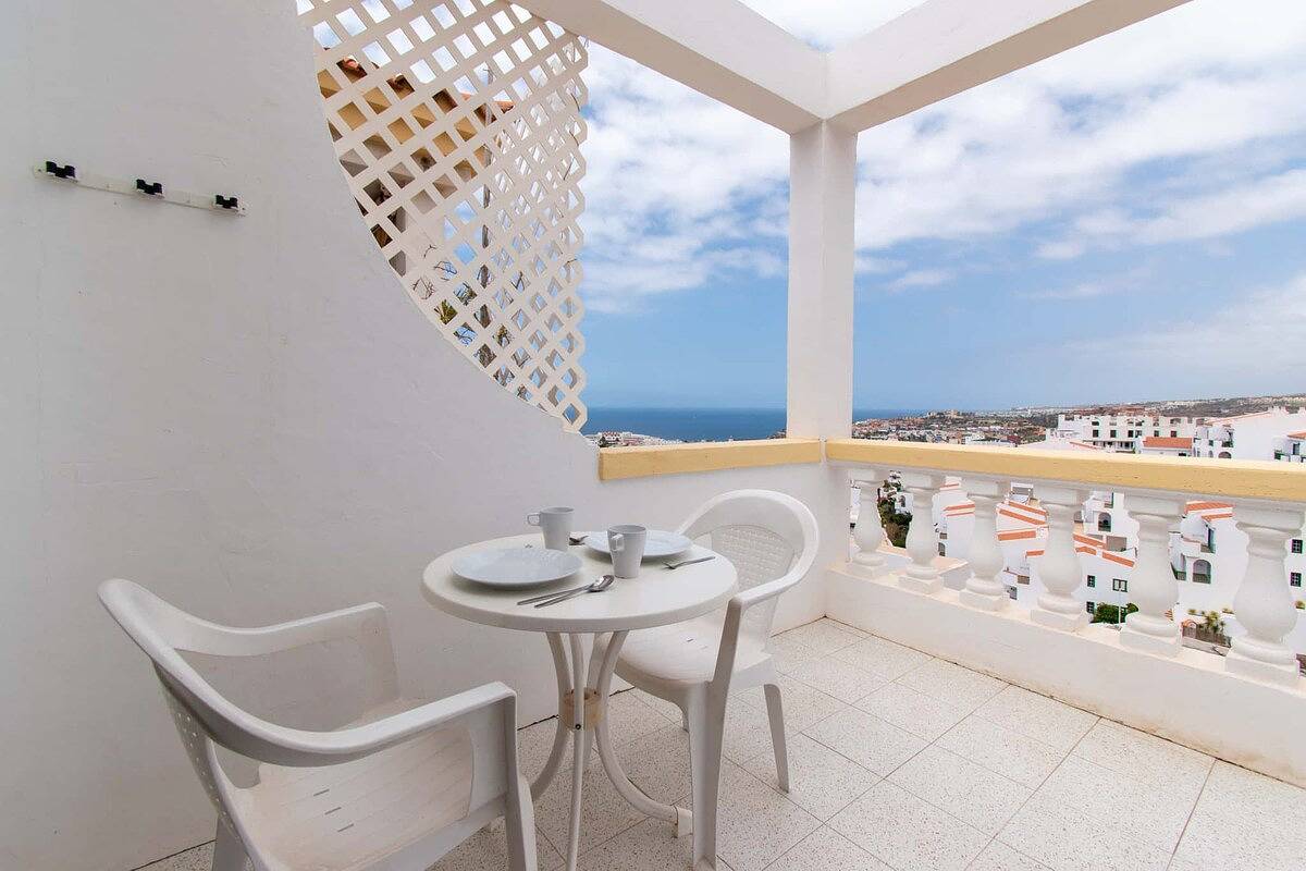 Ganzes Studio, Terrace View Studio in San Eugenio Alto, Adeje