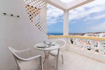 Apartment for 2 People in Adeje, South Tenerife, Photo 2