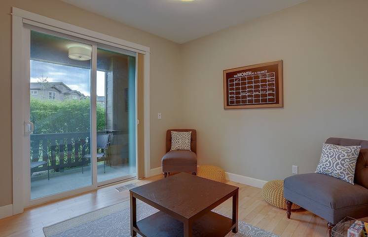 Vacation rental for 8 people, with hot tub and balcony as well as yard in Bend