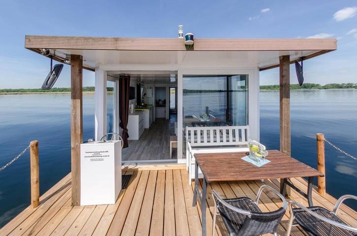 Ferienwohnung für 6 Personen, mit Terrasse und Garten sowie Seeblick und Ausblick in Werder