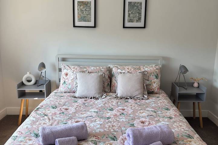 4-bed home family friendly and perfect for professionals. Heart of Bham/Solihull in Birmingham, Birmingham Area