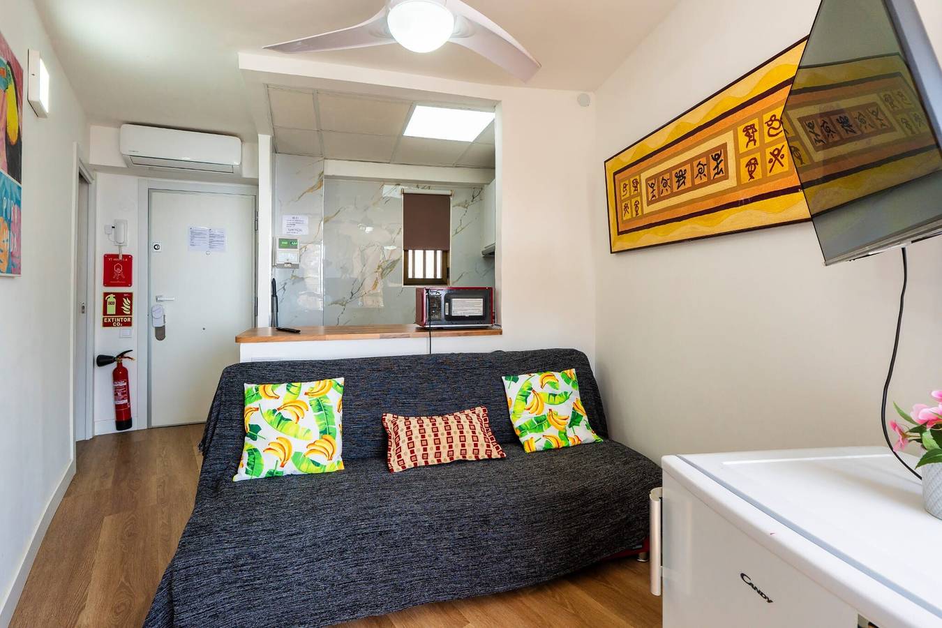 Apartamento entero, Apartamento 'Ametlla Mar Benidorm' con vistas al mar, piscina compartida y Wi-Fi in Playa de Levante, Costa Blanca