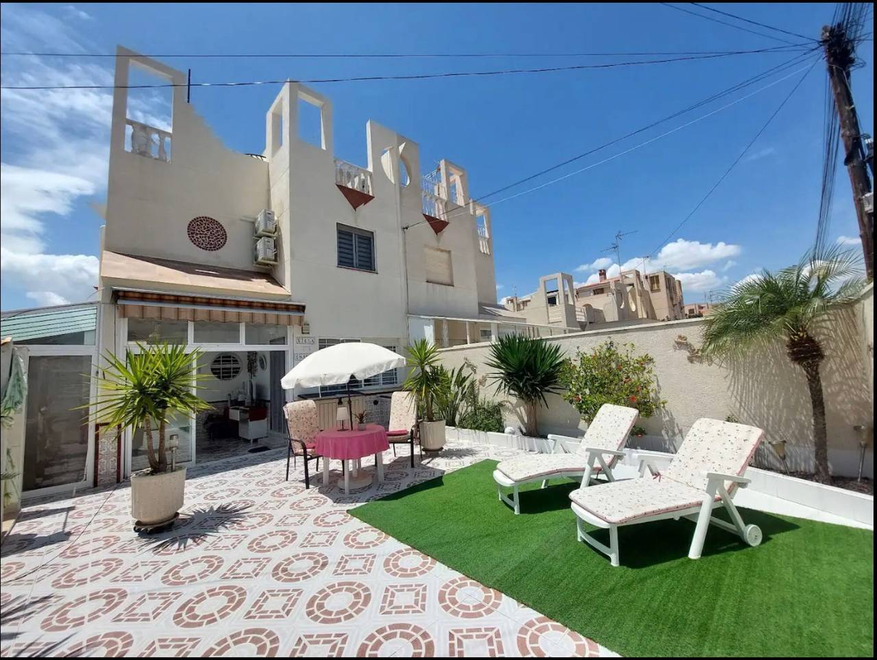 Maison de vacances « Agradable Casa Vacaciones » avec terrasse privée, Wi-Fi et climatisation in Torrevieja, Costa Blanca