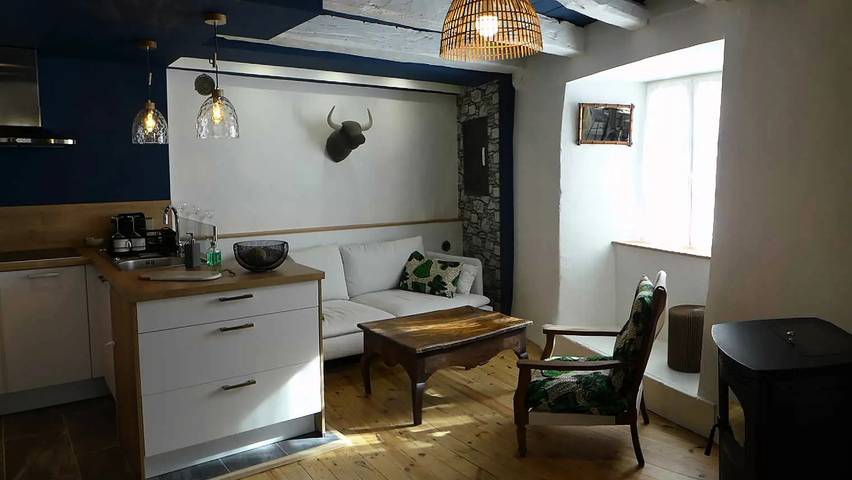 Gîte pour 6 personnes, avec sauna et piscine à Le Malzieu-Ville
