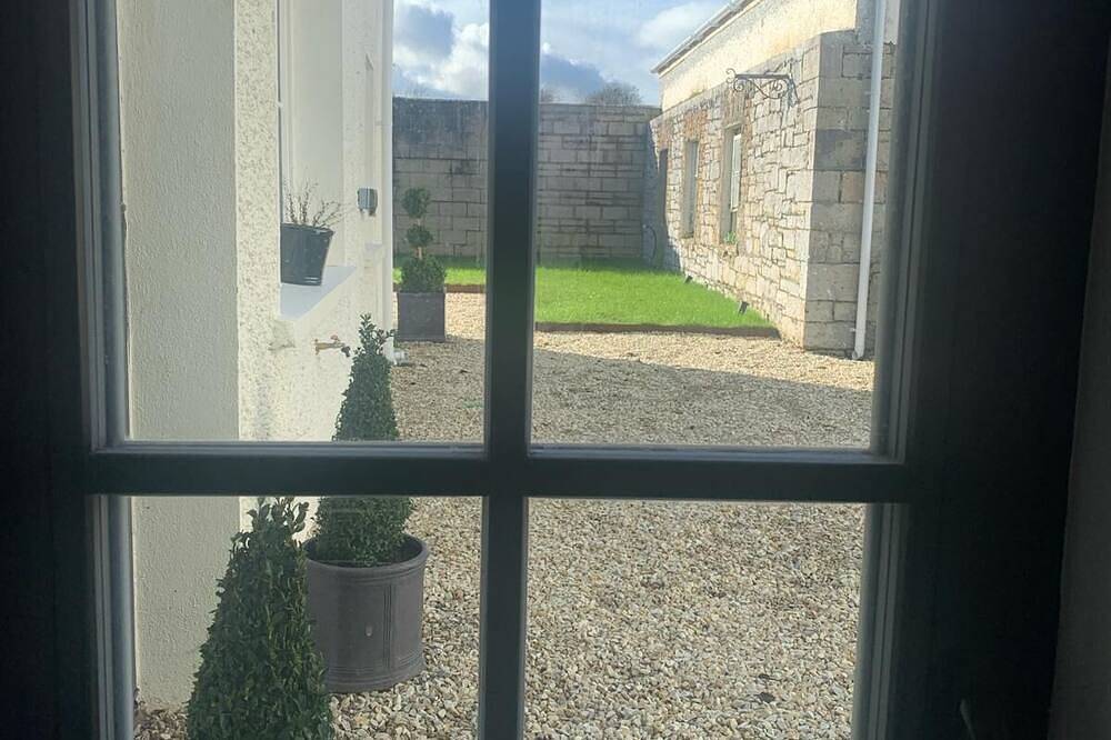 In Town Beautiful Trim Castle Cottage in Trim, County Meath